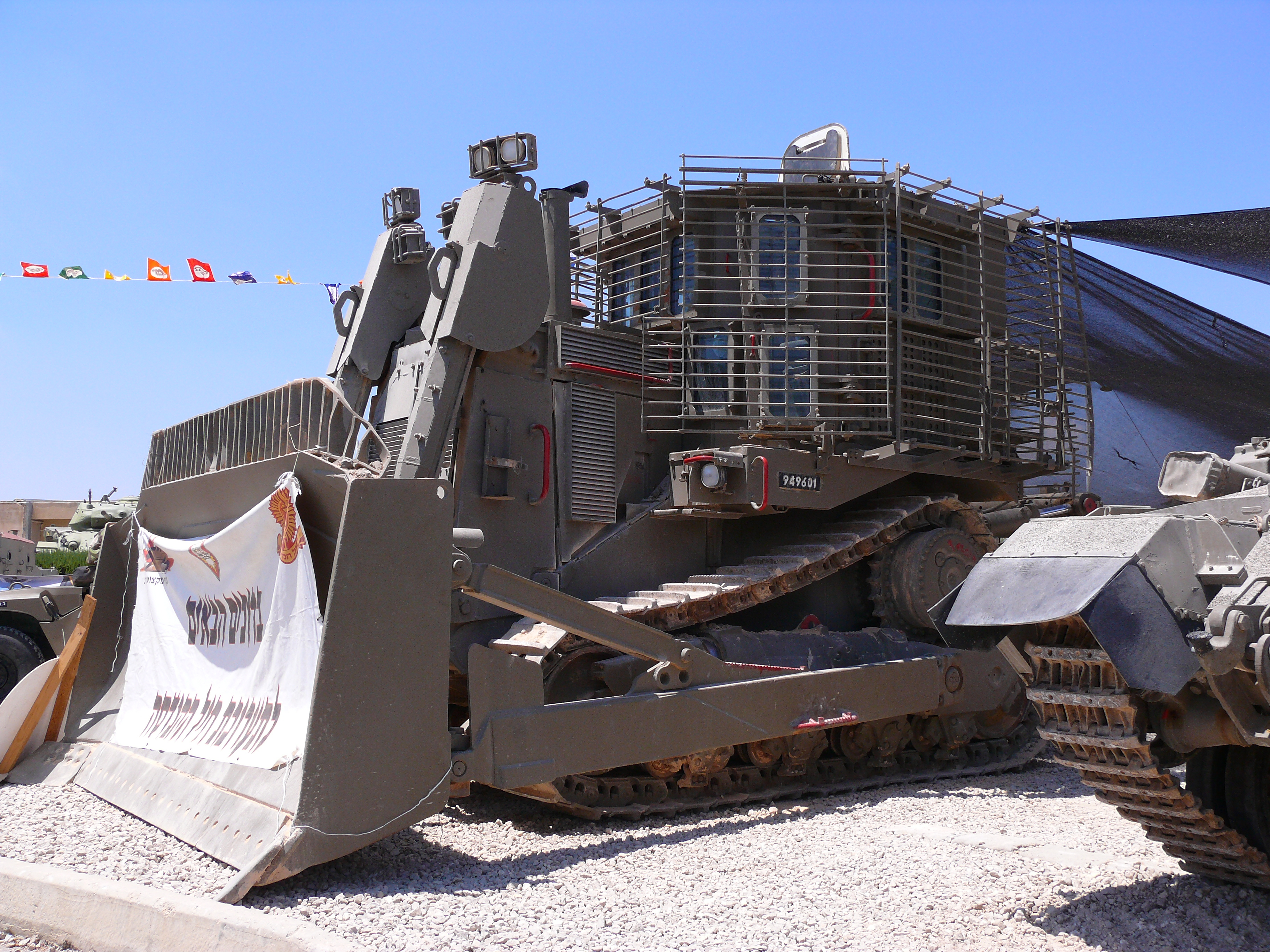 D9R-002