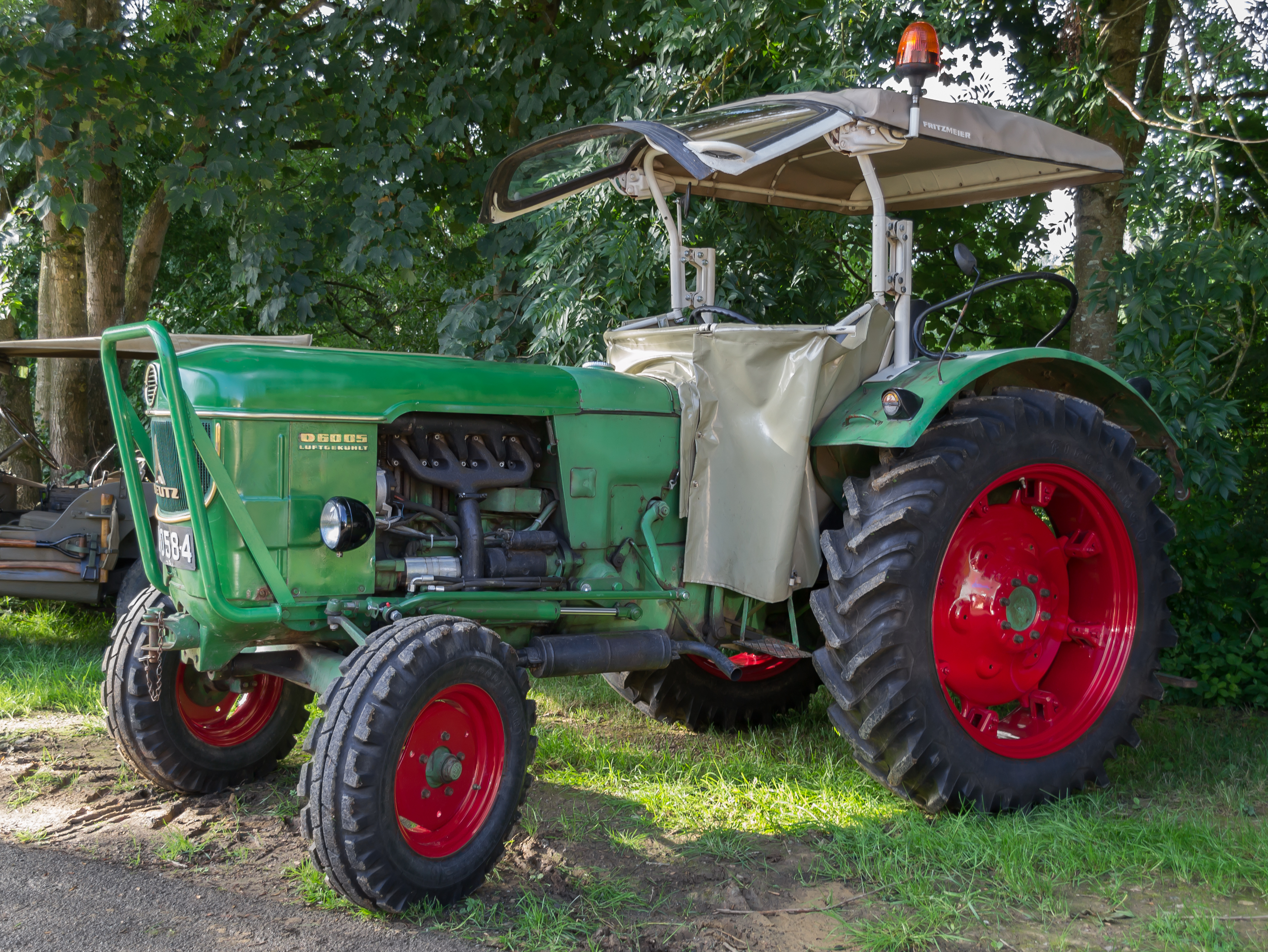 Deutz D 6005 Clemency 2013 01