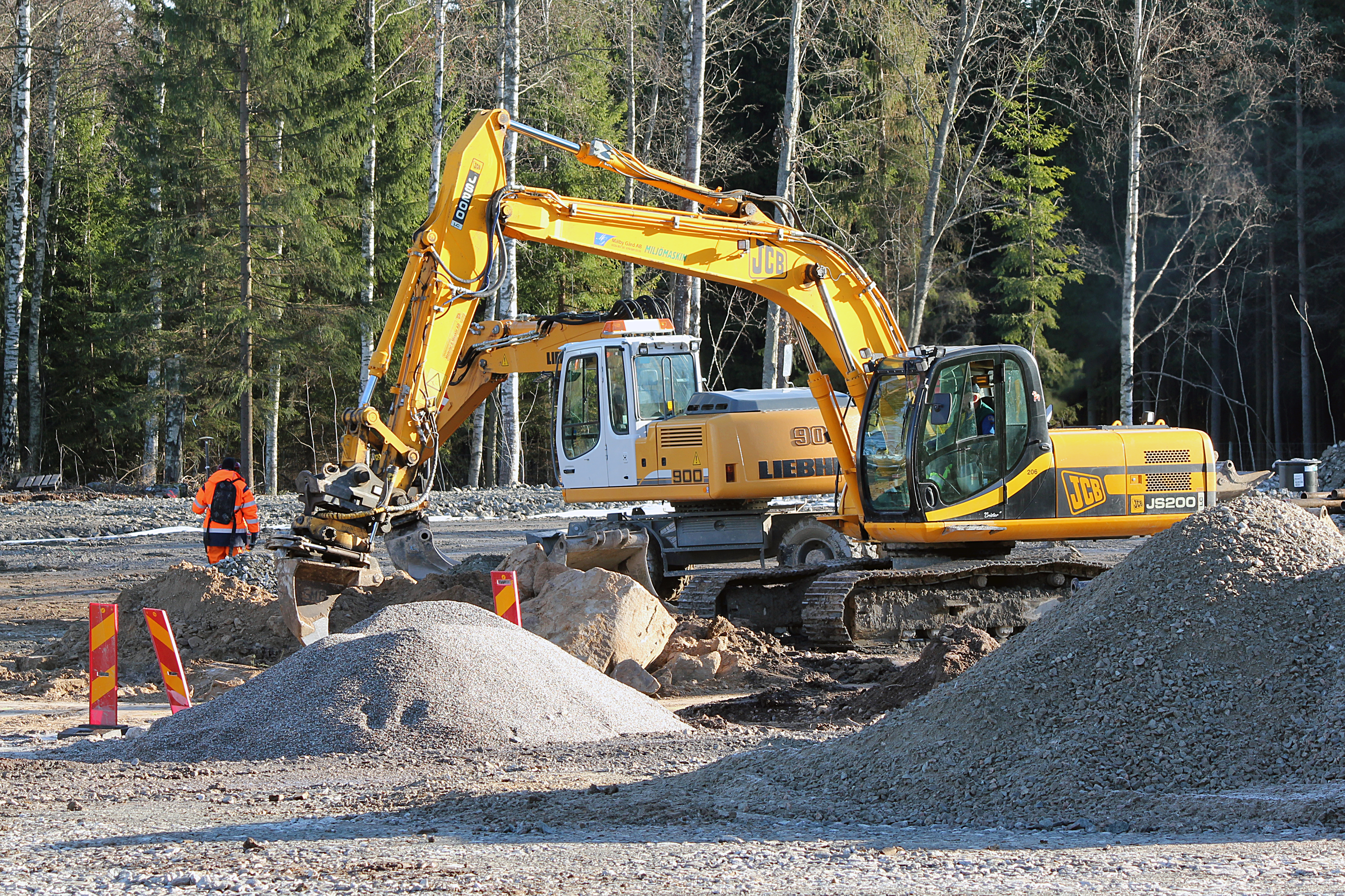 Excavators RV68 03