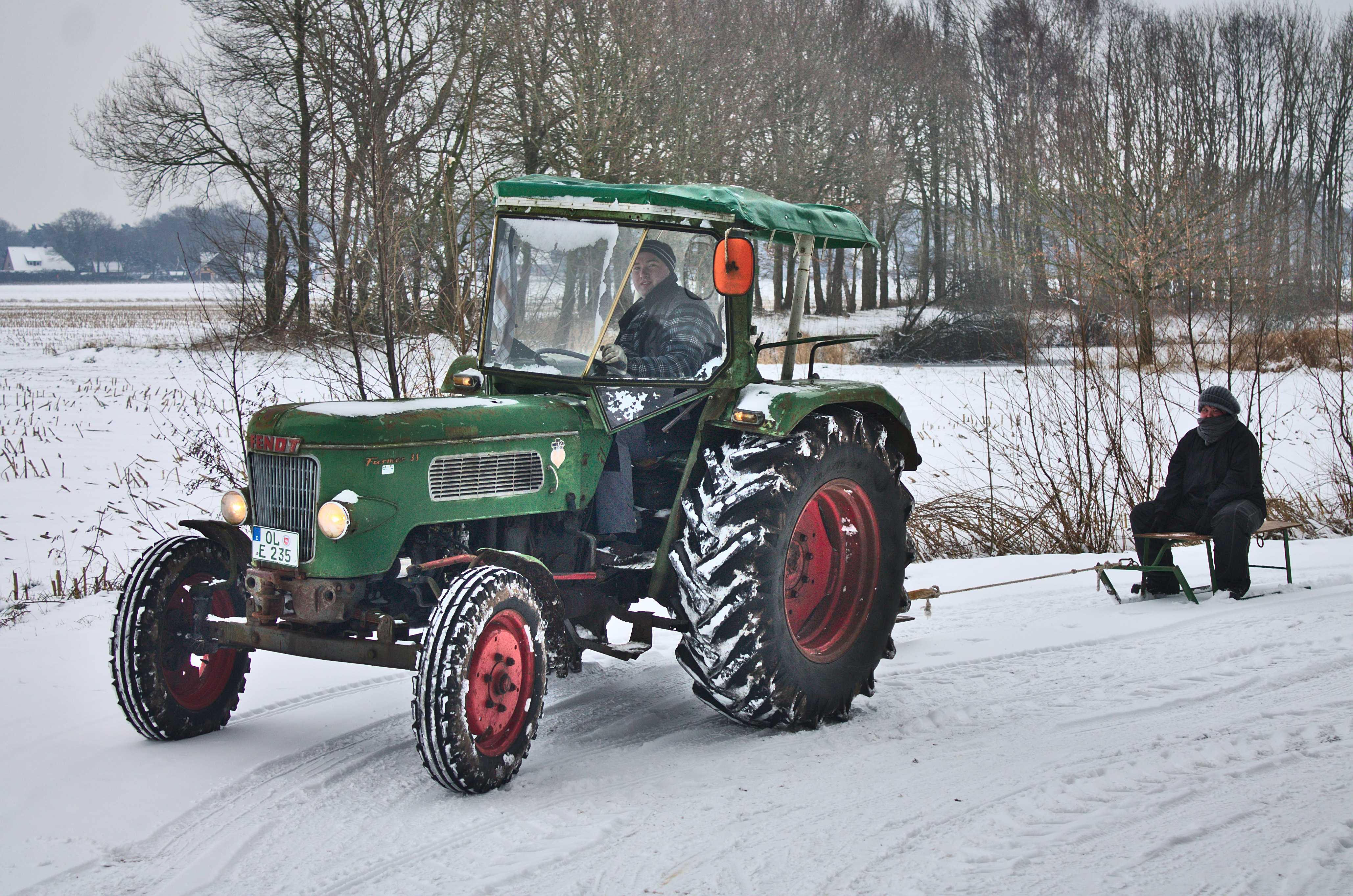 Fendt Farmer pulling sledge