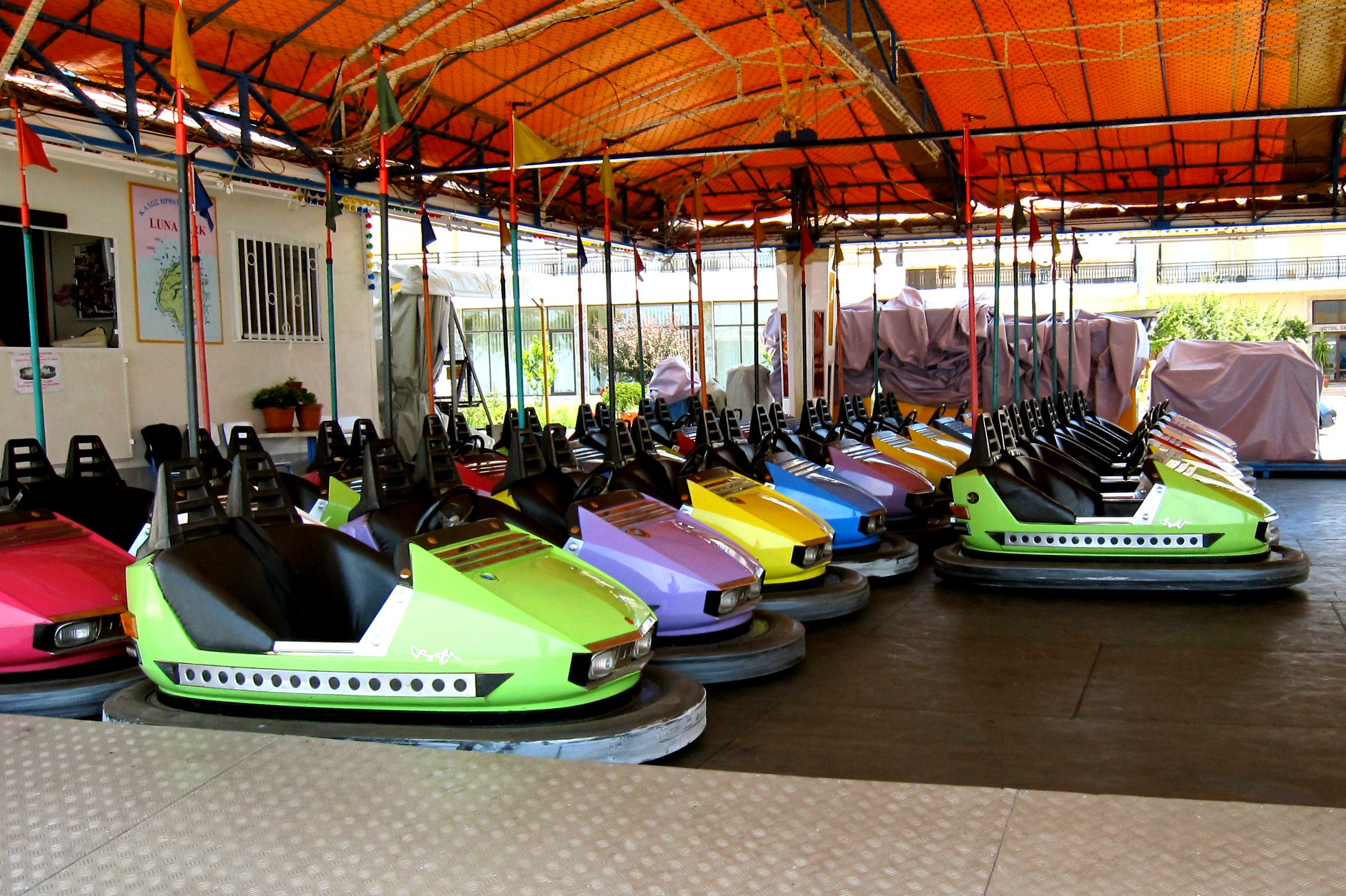 Flickr - ronsaunders47 - The ideal city commuting vehicle. The dodgem car.