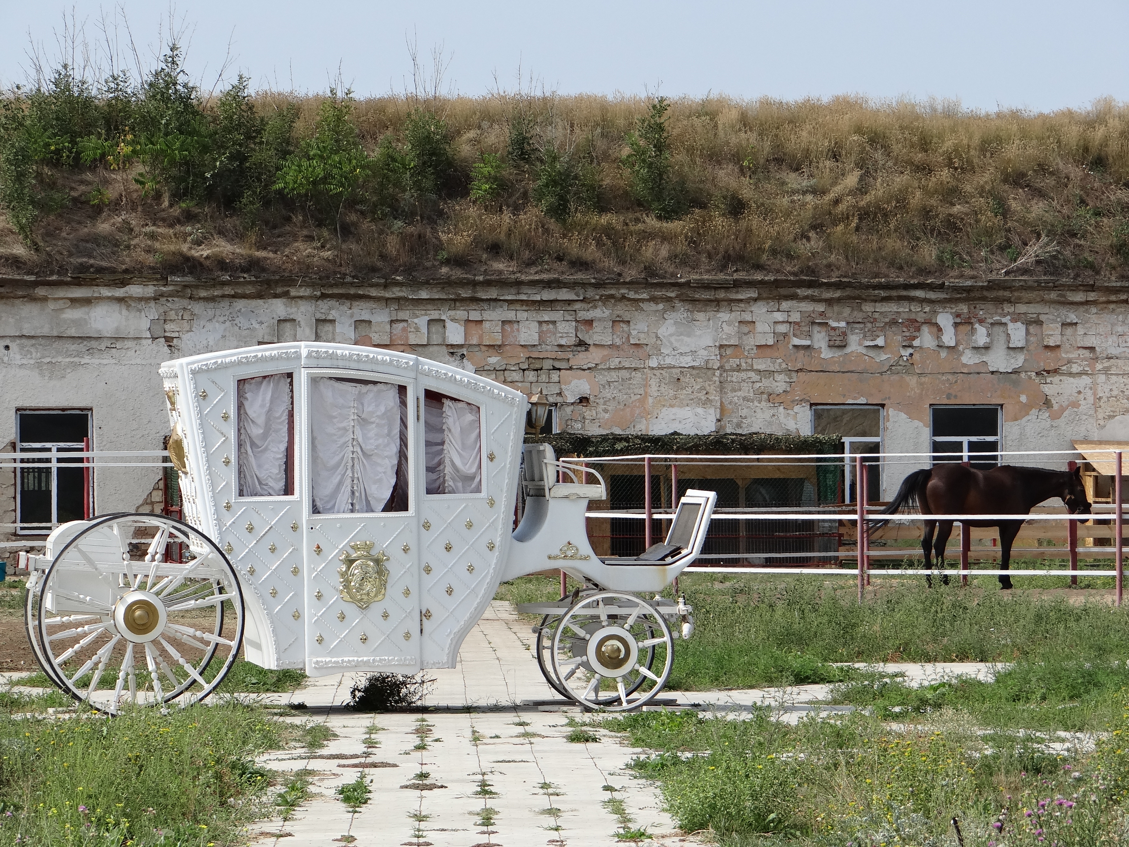 Horse and Carriage - Bendery Fortress - Bendery - Transnistria (36032560843)