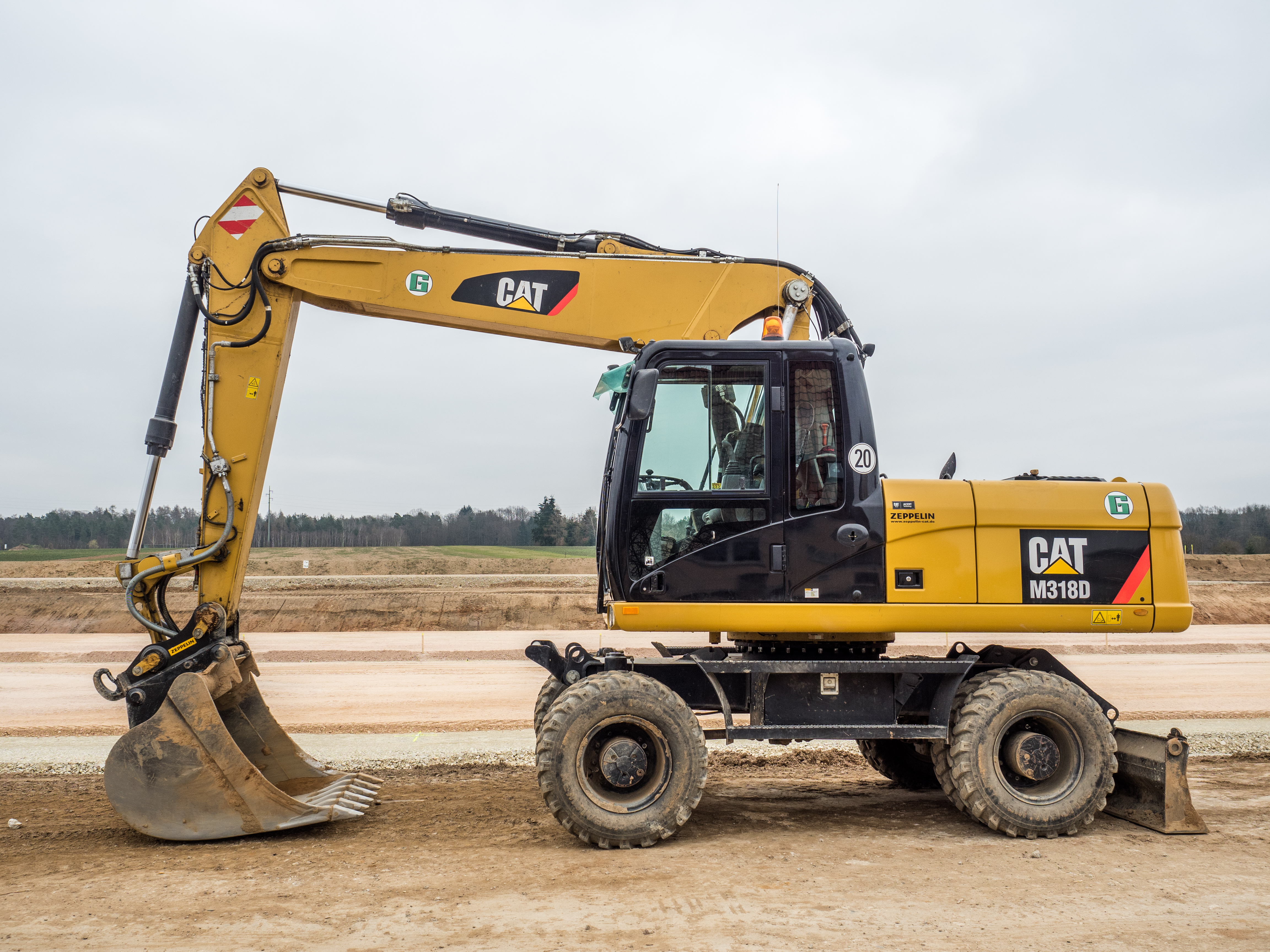 ICE-Baustelle-Caterpillar M318D-P3209750