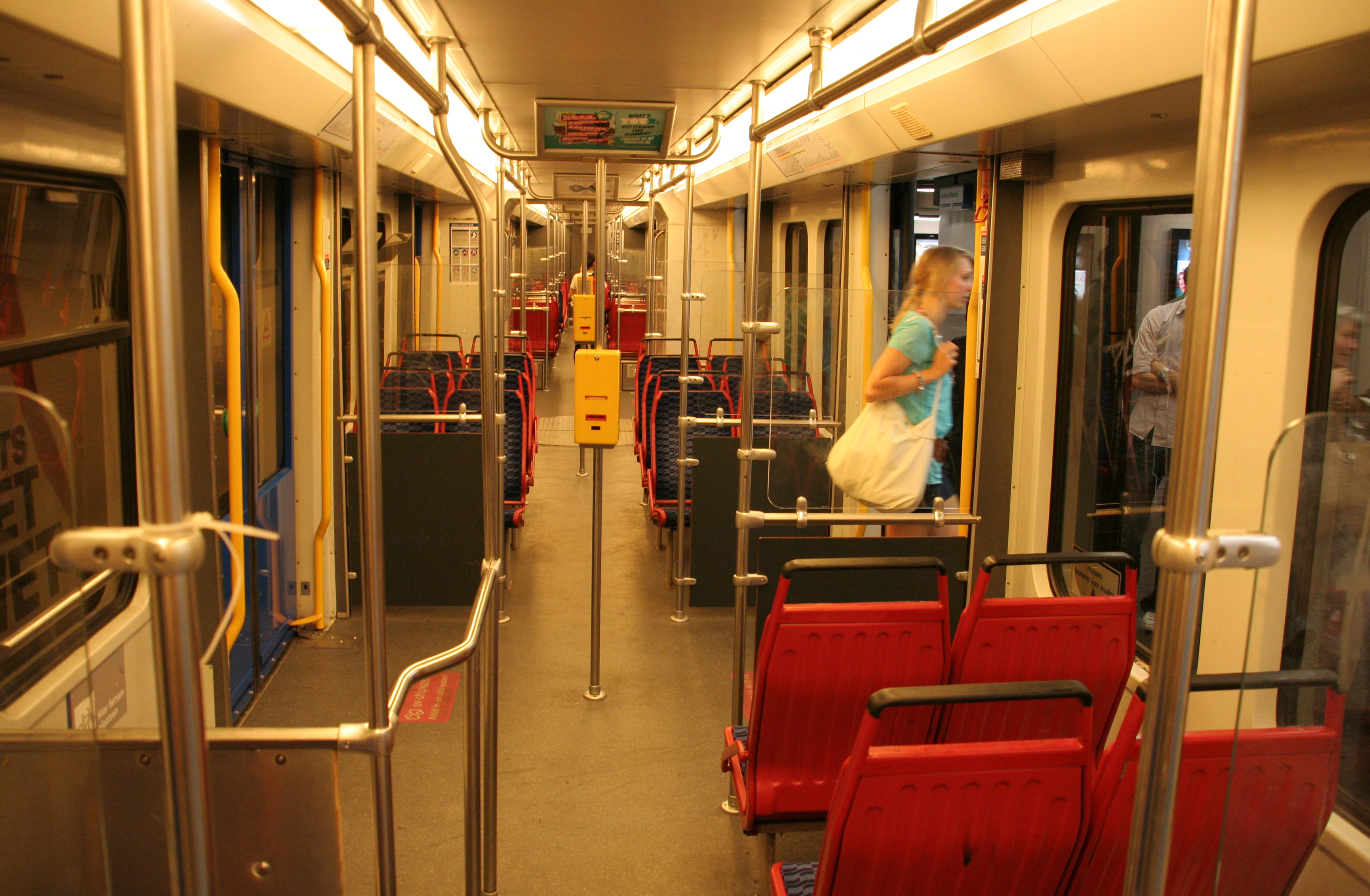 Interieur Sneltrammaterieel Amsterdam  ||| Interior metro Amsterdam