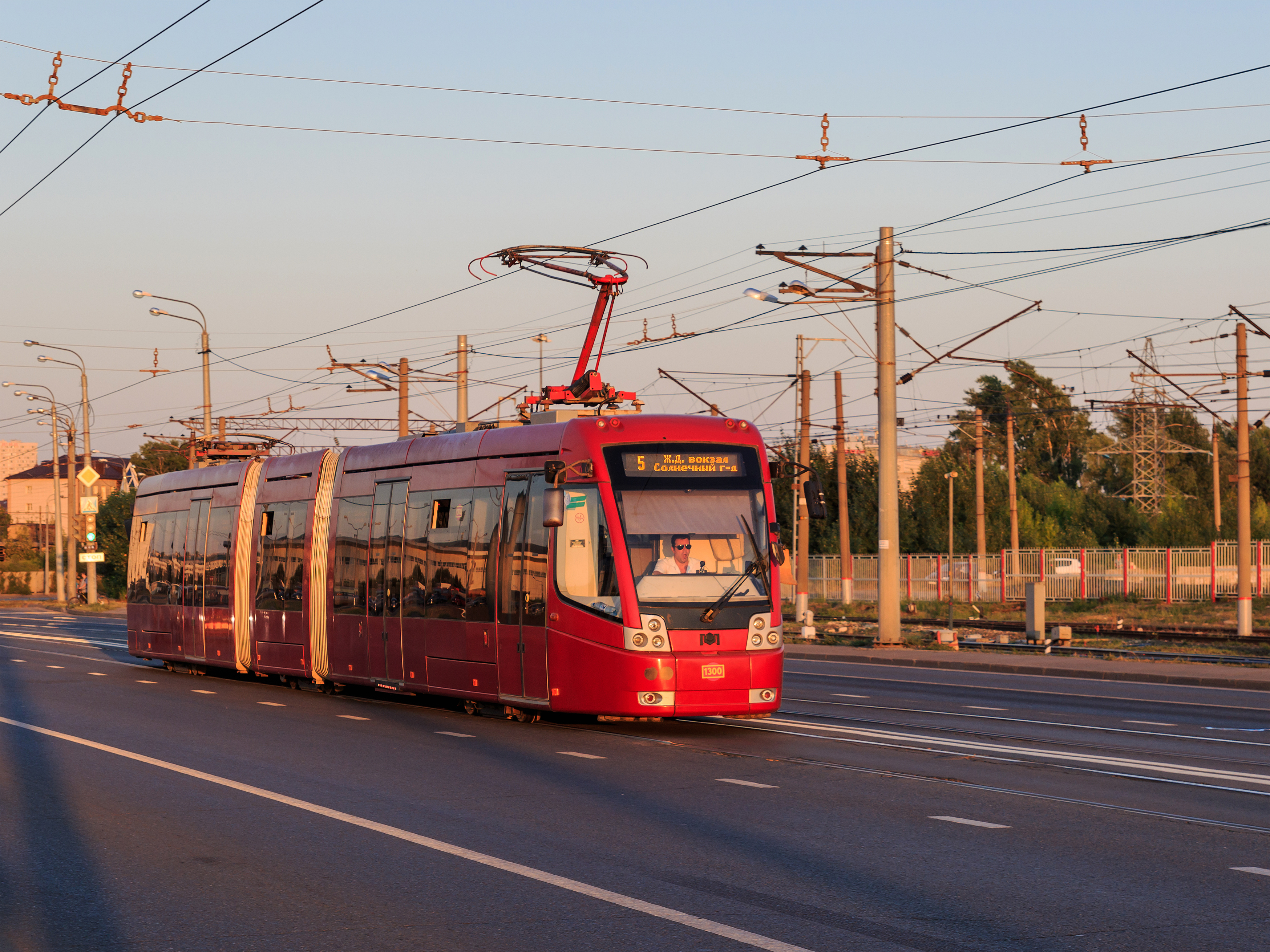 Kazan tram on Kirovskaya Dike 08-2016 img1