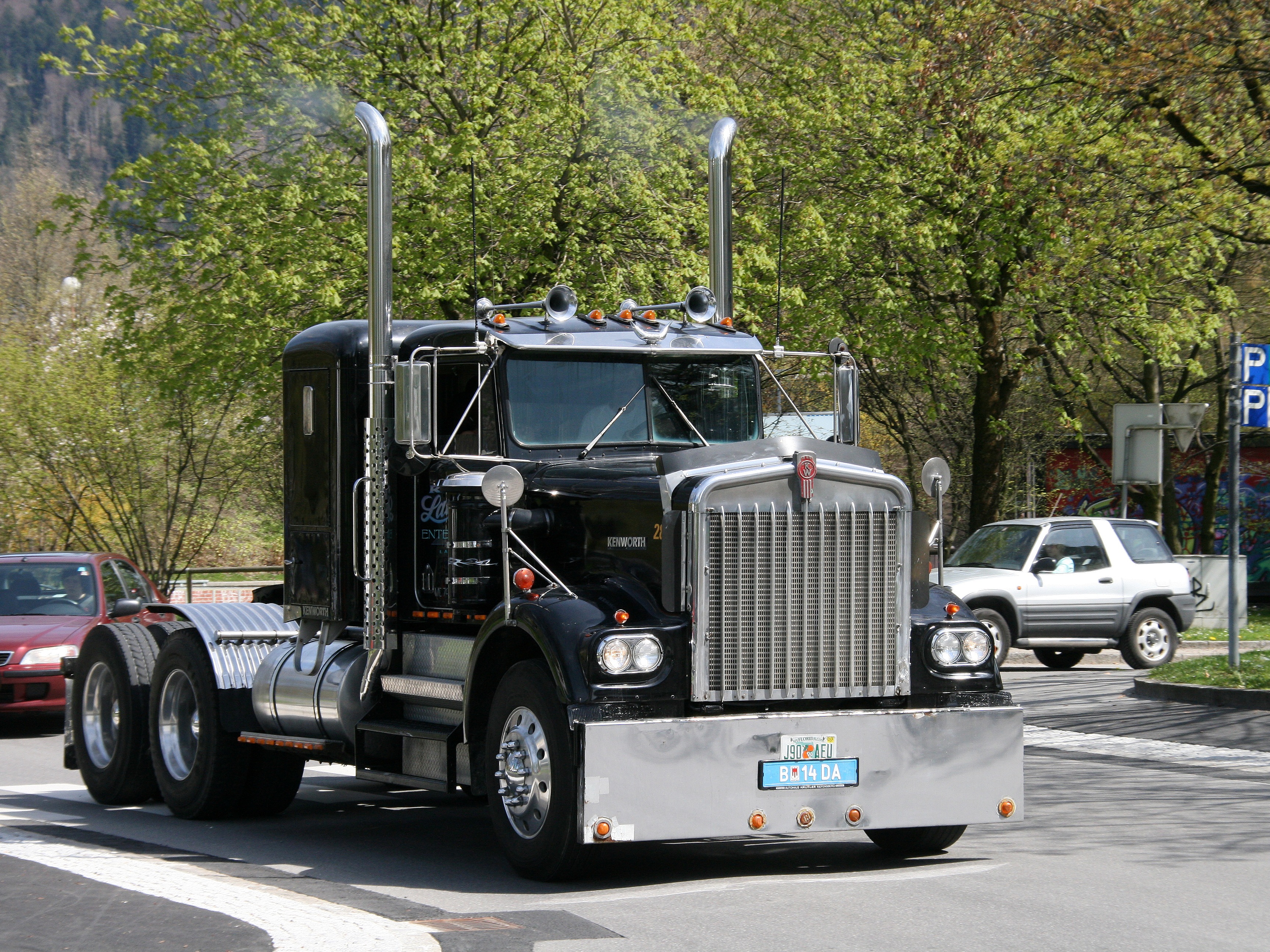 KenworthTruckBlack