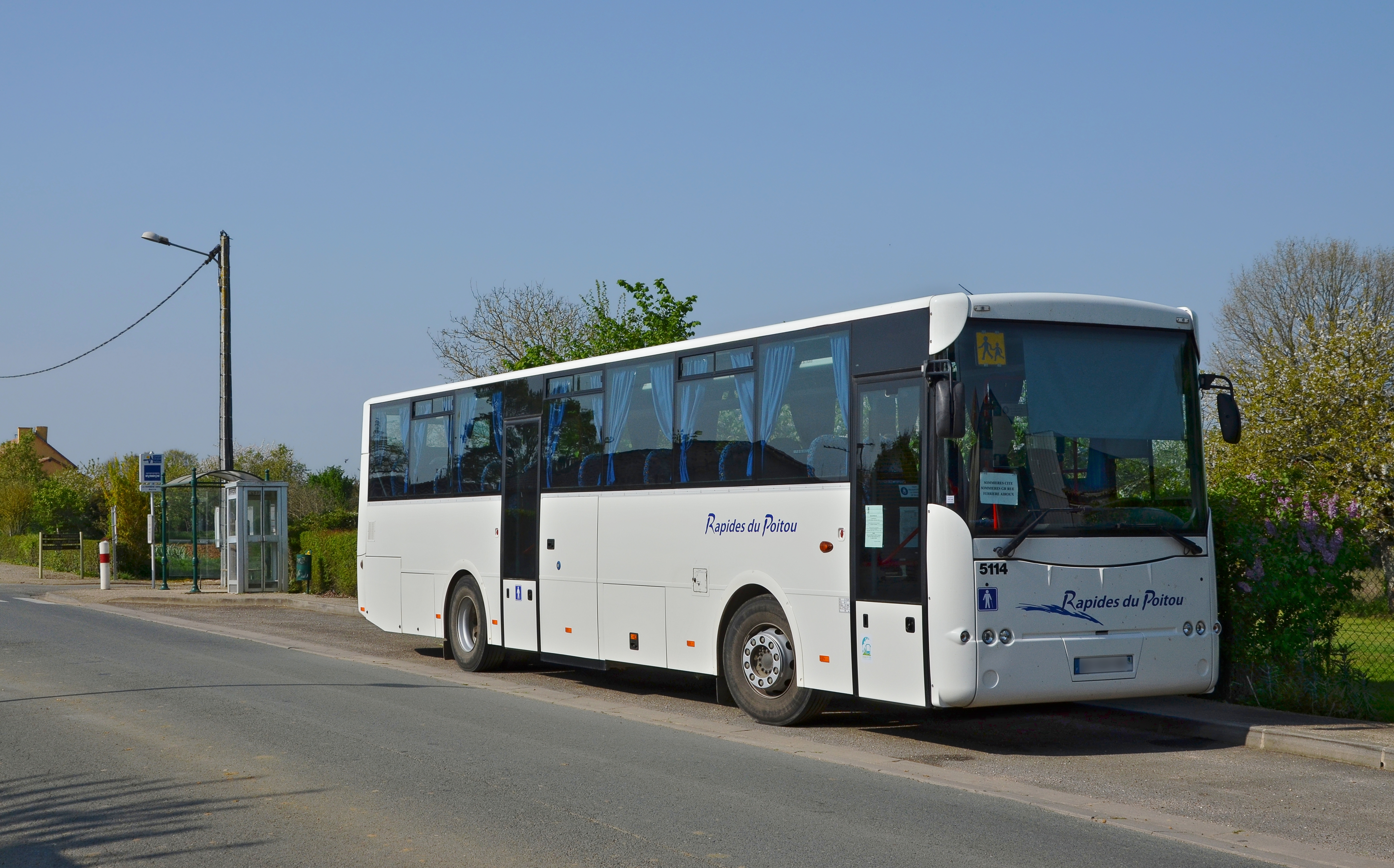 La Ferrière Airoux 86 Bus&abri bus 2014