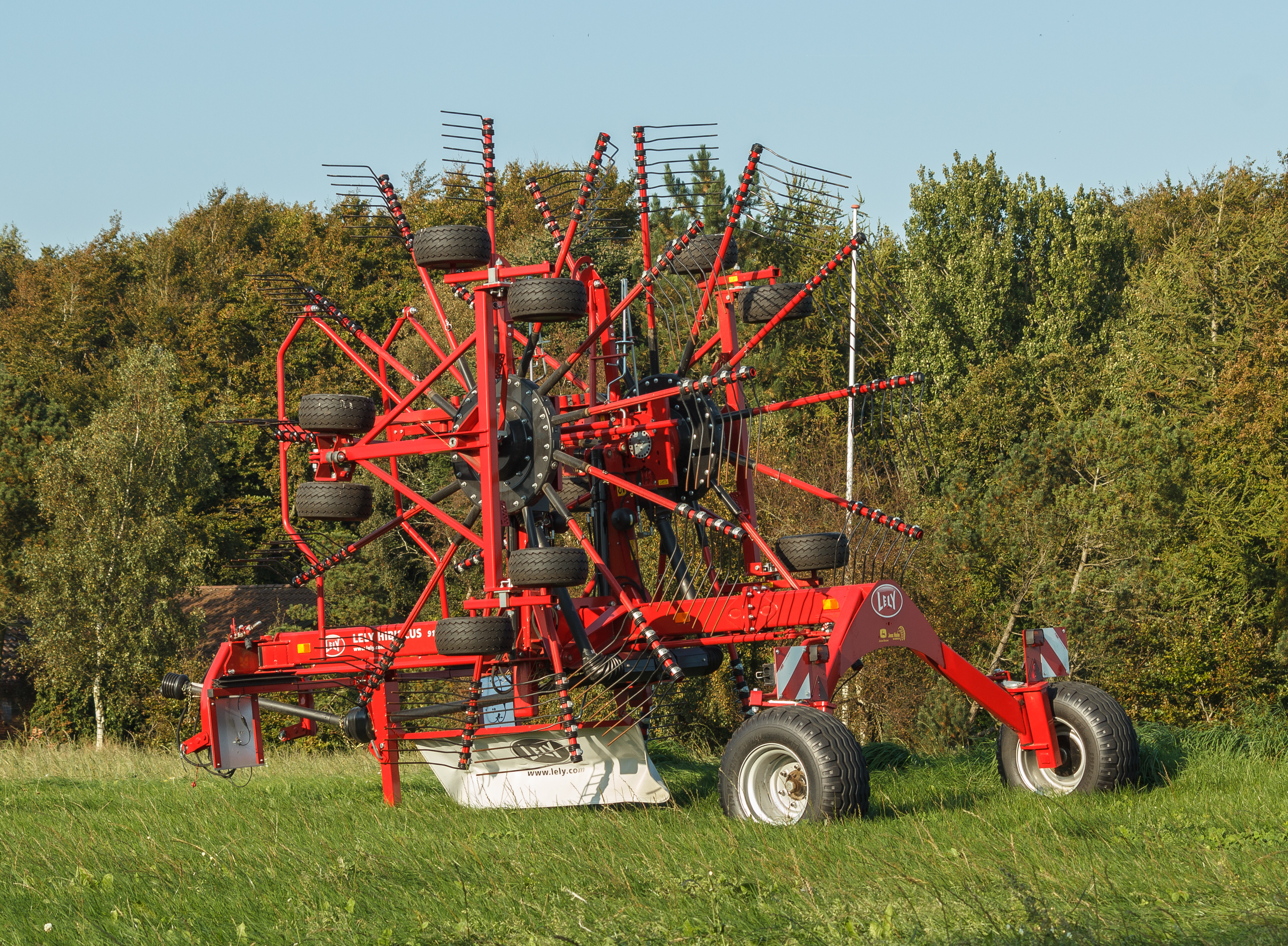 Lely 915 CD Vario Hibiscus hay rake 2014-09-19