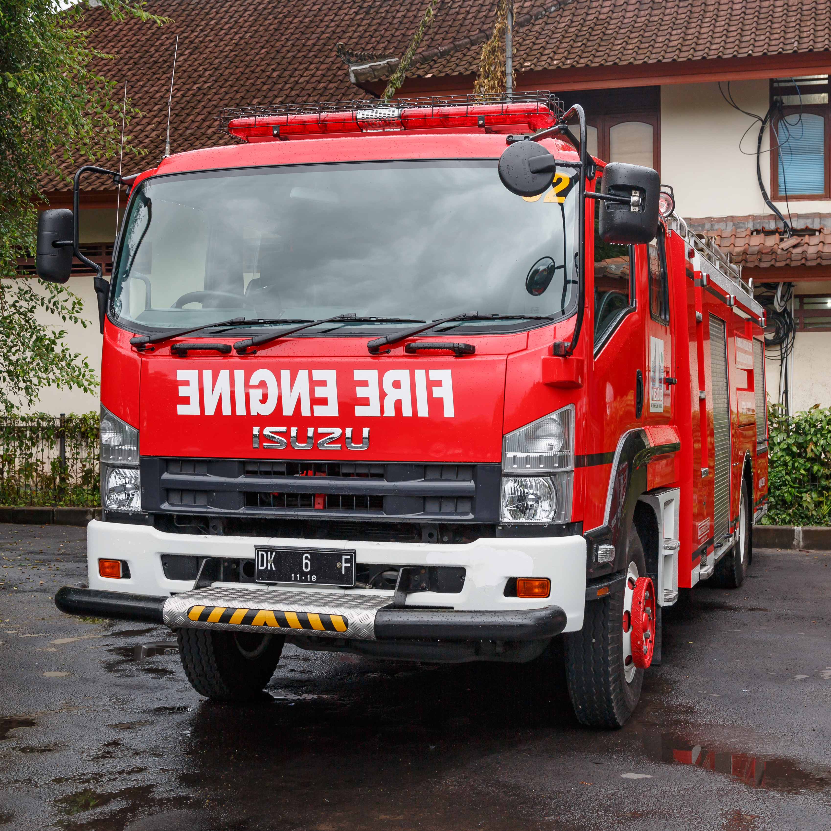 Nusa-Dua Bali Indonesia ISUZU-Fire-appliance-02a