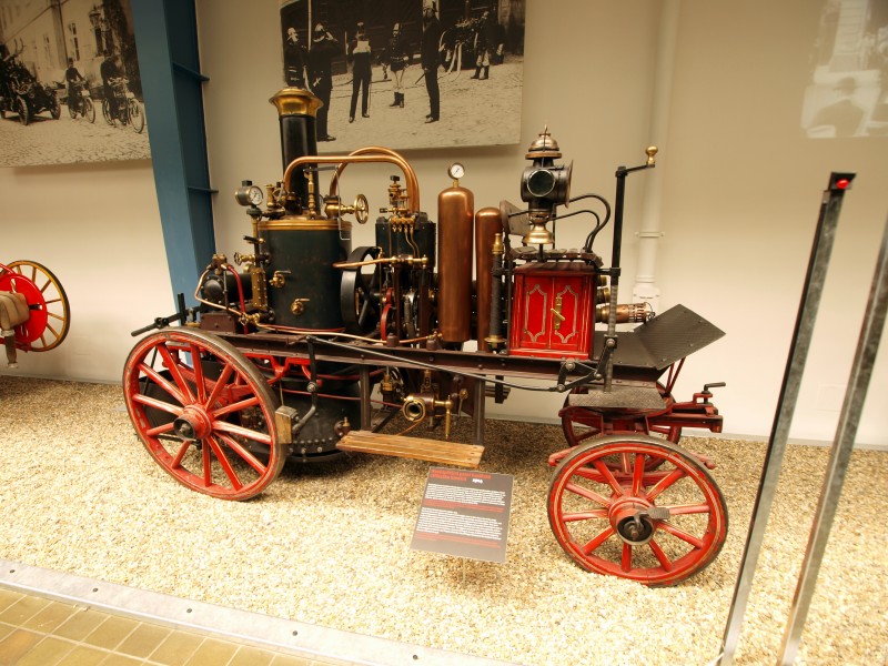 1914 Horse-drawn Smekal steam fire engine pic2