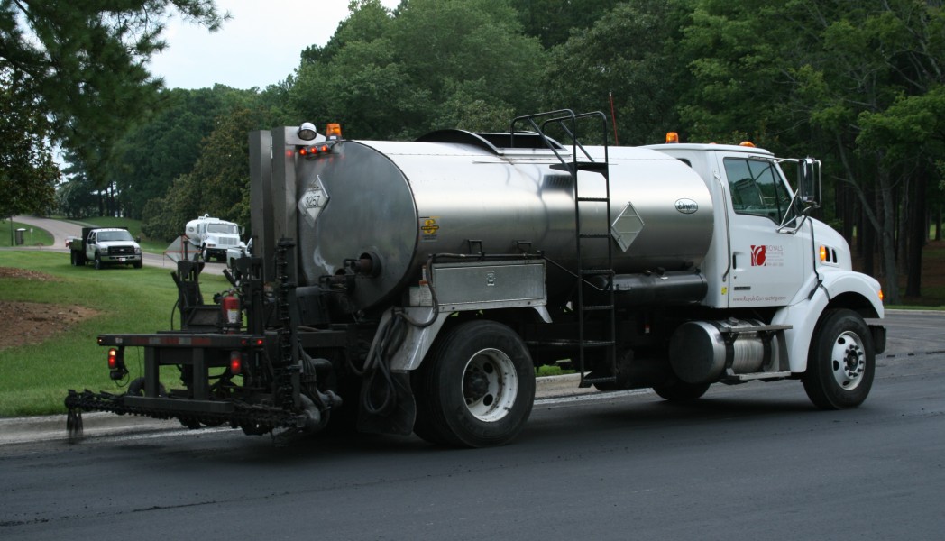 2008-07-25 Water truck spraying the curb at RTI