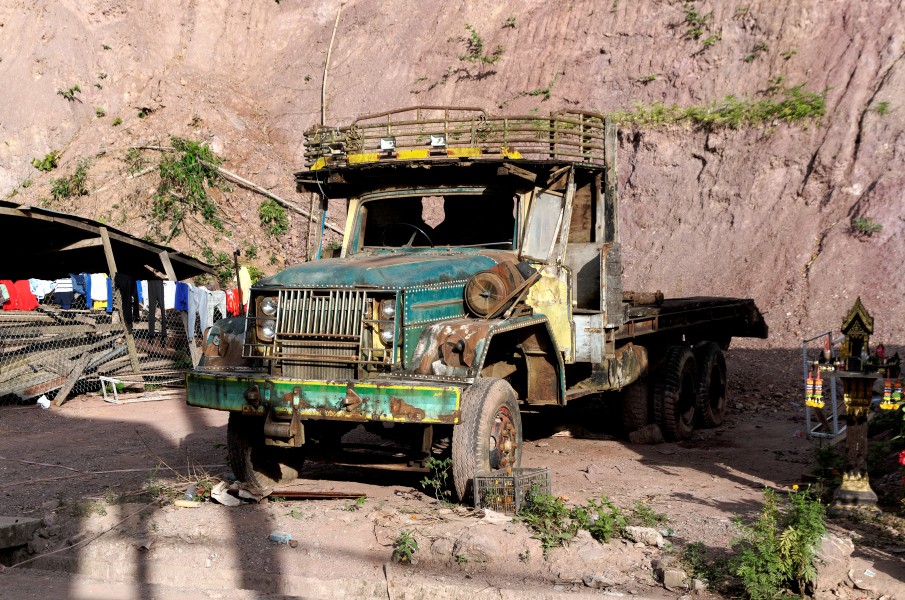 20171110 old truck Pak Beng 0630 DxO