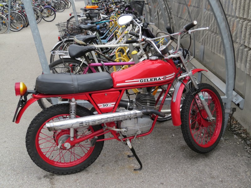 2017-09-28 (207) Gilera 50 5V Trial at Park and Ride for bicycles at Bahnhof Krems an der Donau