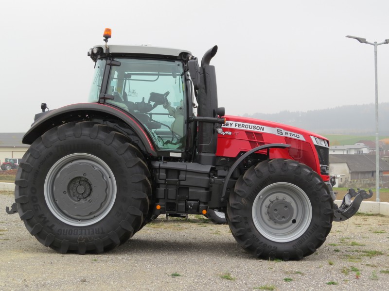 2018-11-09 (106) Massey Ferguson 8740 S in Wilhersdorf, Ober-Grafendorf, Austria
