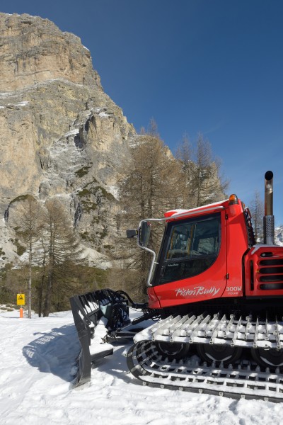 Alta Badia Calfosch Snow grooming machine Pistenbully