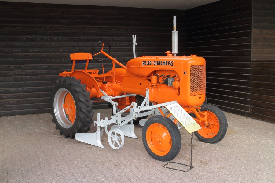 Antieke Amerikaanse tractor Allis-Chalmers Fries Landbouw Museum