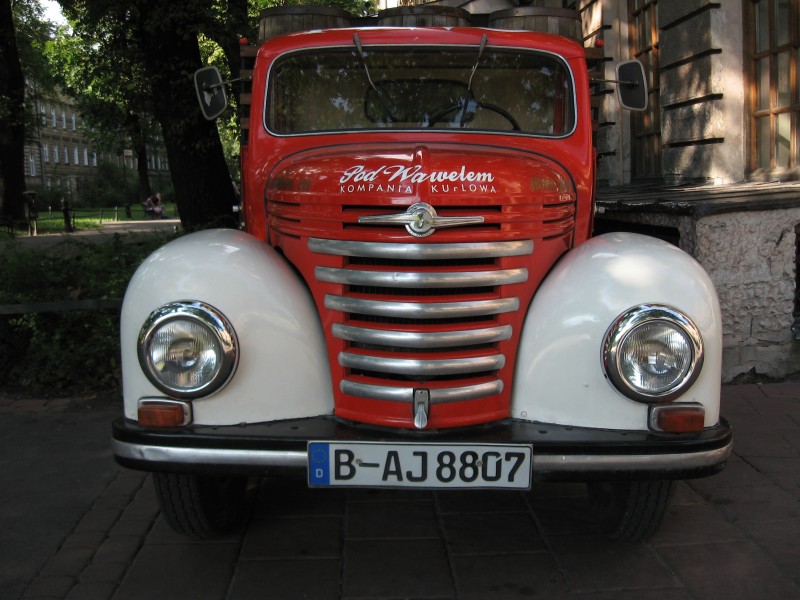 Barkas truck in Kraków (1)