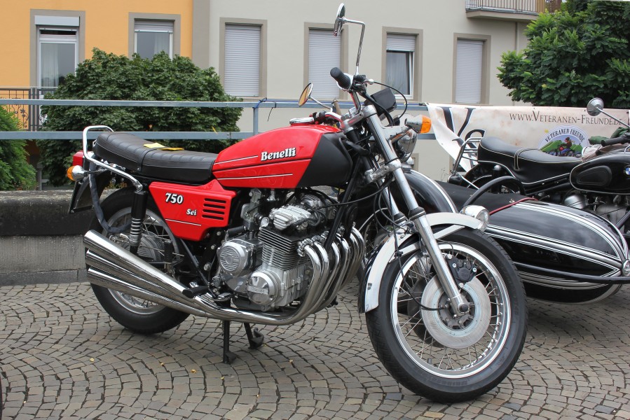 Benelli 750 Sei (2016-09-04)