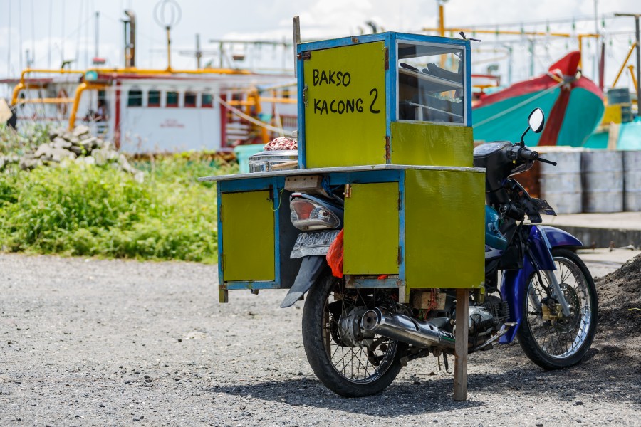 Benoa Bali Indonesia-Bakso-street-vendor-02