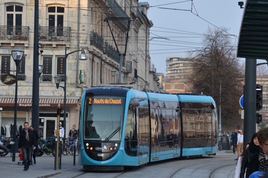 CAF Urbos 3 n°818 GINKO Battant