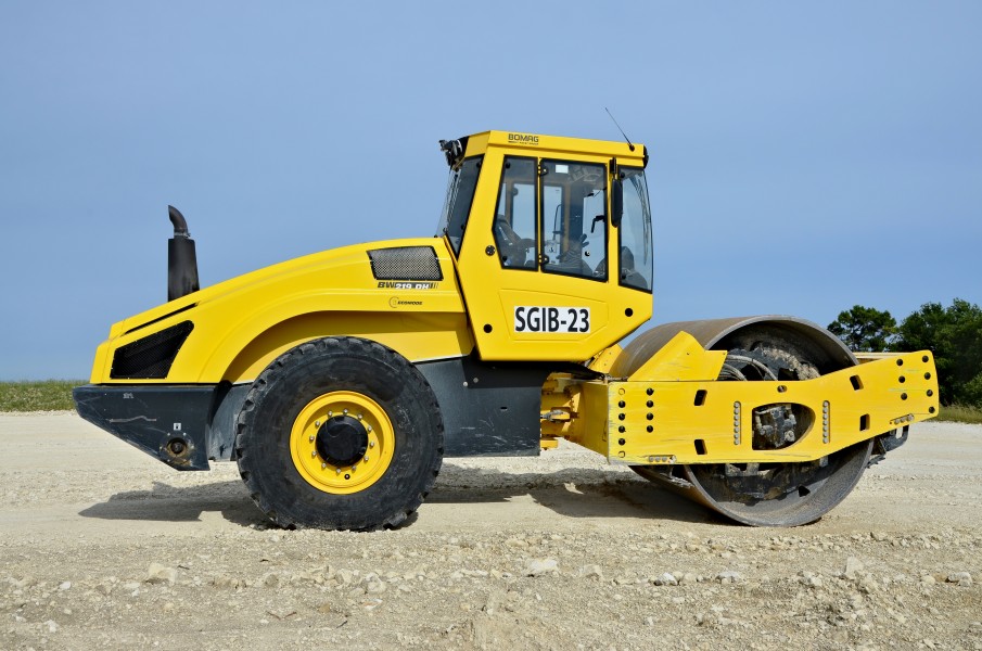 Châtignac 16 Travaux LGV Compacteur 2013