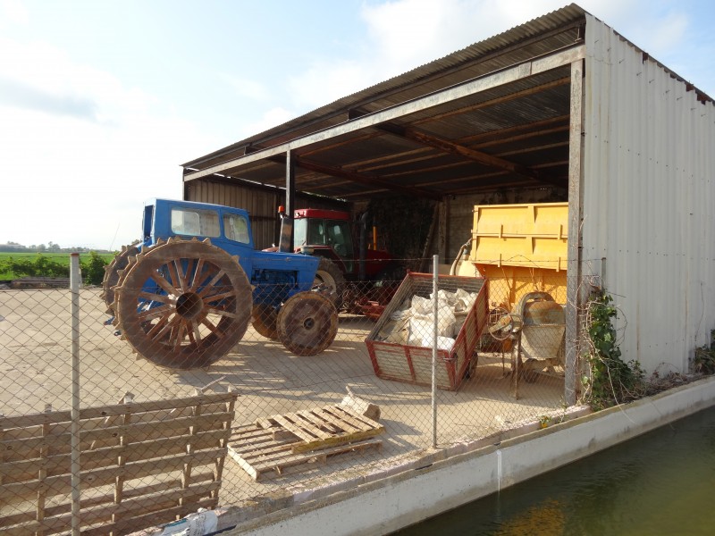 Cobert i Tractor al Delta de l'Ebre