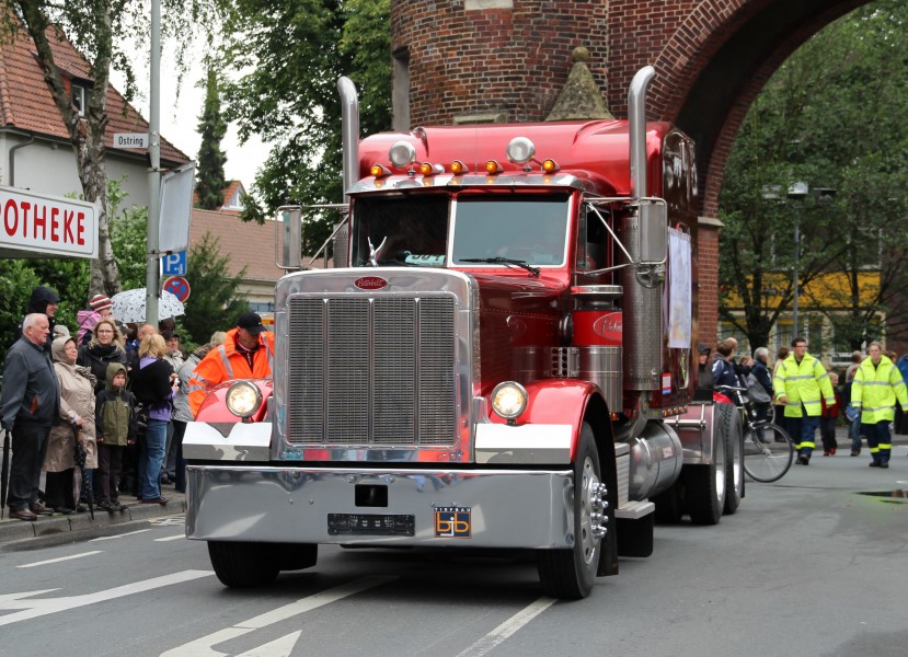Dülmen, Stadtjubiläum 700 Jahre, Umzug (Lüdinghauser Straße) -- 2011 -- 0912