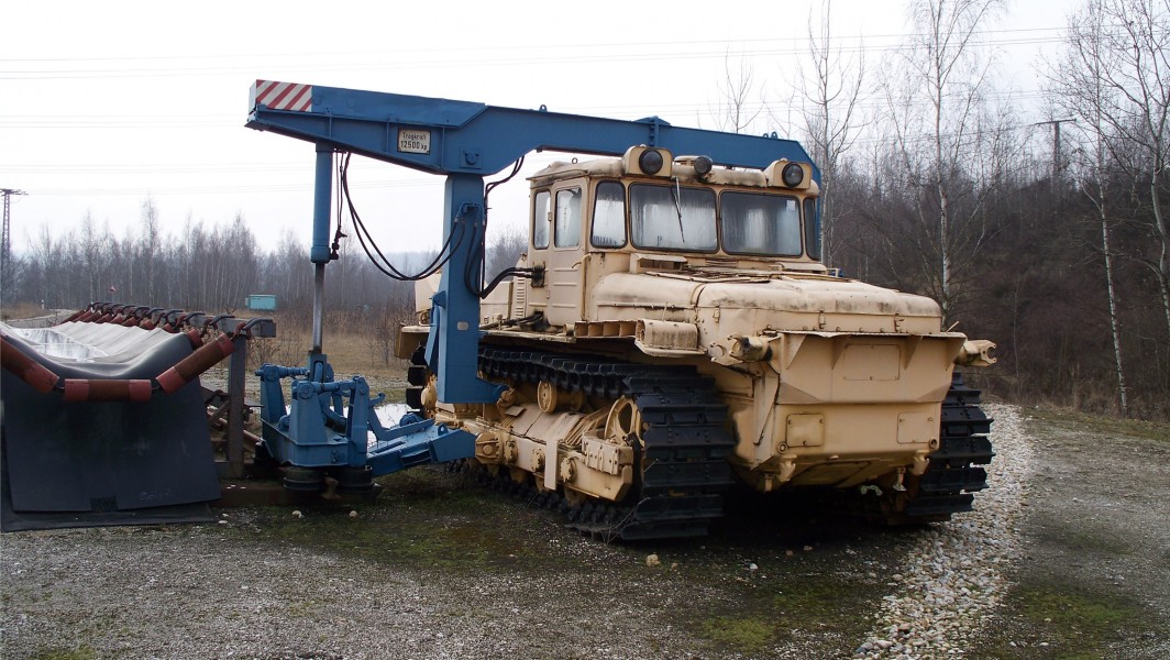 DET-250 tractor