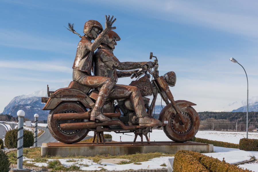 Finkenstein Faak am See Kreisverkehr Rosental Strasse Bikermonument 20022016 0602