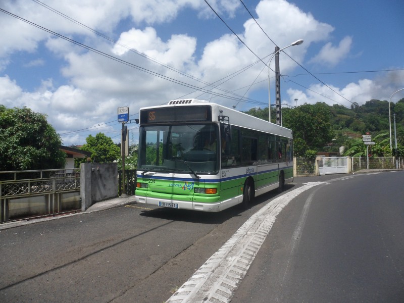 Heuliez GX 117 n°234 MOZAÏK Séailles (Saint-Joseph Martinique)