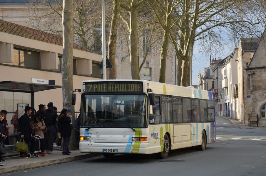 Heuliez GX 317 n°202 VITALIS Pôle Notre-Dame
