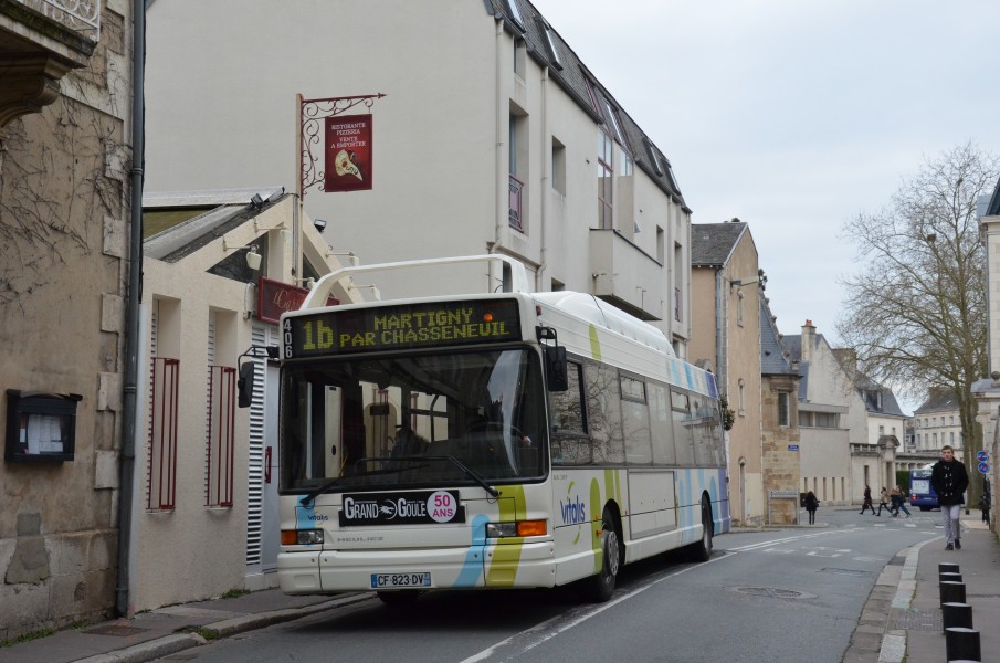 Heuliez GX 317 n°406 VITALIS Pôle Notre-Dame