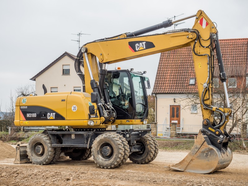 ICE-Baustelle-Caterpillar M318D-P3209749