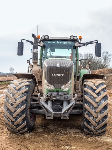 ICE-Baustelle-tractor-Breitengüßbach-280216-2288430PS