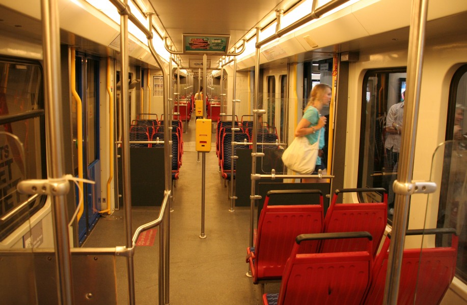 Interieur Sneltrammaterieel Amsterdam  ||| Interior metro Amsterdam