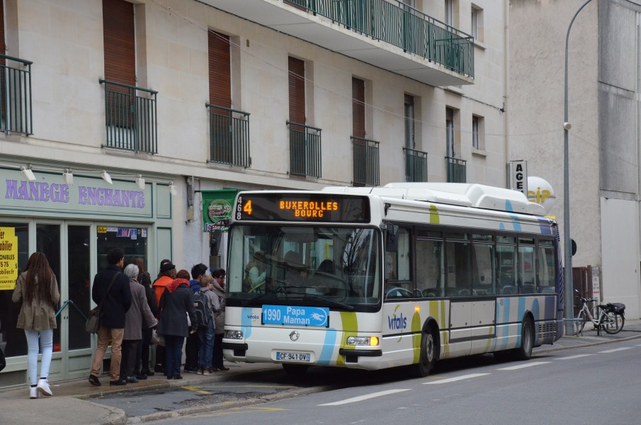 Irisbus Agora S n°468 VITALIS Pôle Pétonnet Hulin