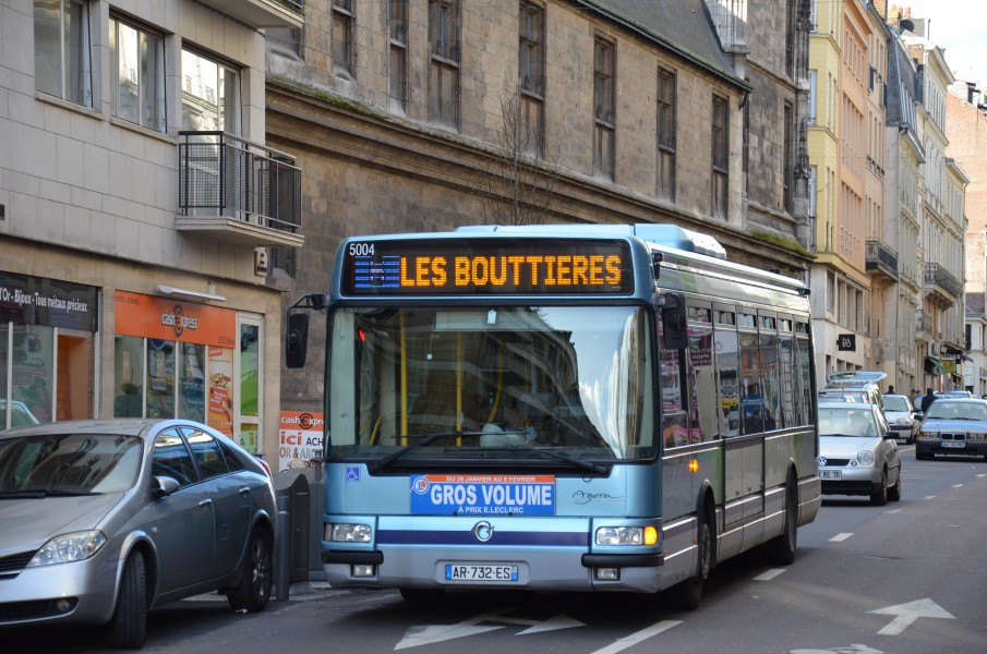 Irisbus Agora S n°5004 République ASTUCE