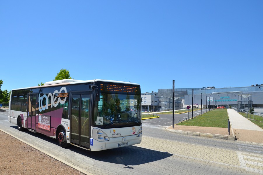 Irisbus Citelis Line n°10 TANEO Hôpital Pierre Beregovoy