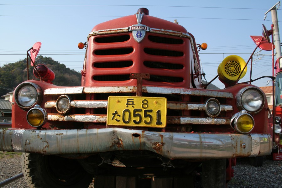 Isuzu Fire engine 02