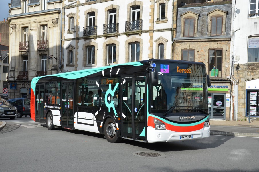 Iveco Urbanway 12 n°200 KICEO Hôtel de Ville