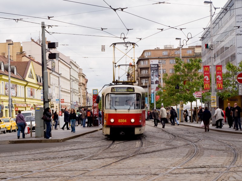Křižovatka Anděl, Tatra T3R.P vjíždí