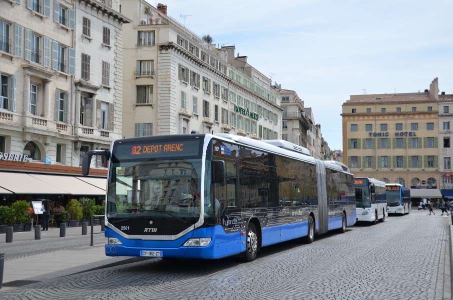 Mercedes O.530G II BlueTech Hybrid n°2501 RTM Métro Vieux Port