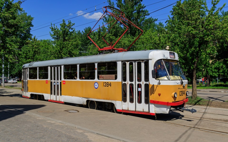 Nagatino-Sadovniki tram on NagatinskayaStreet img2 05-2015