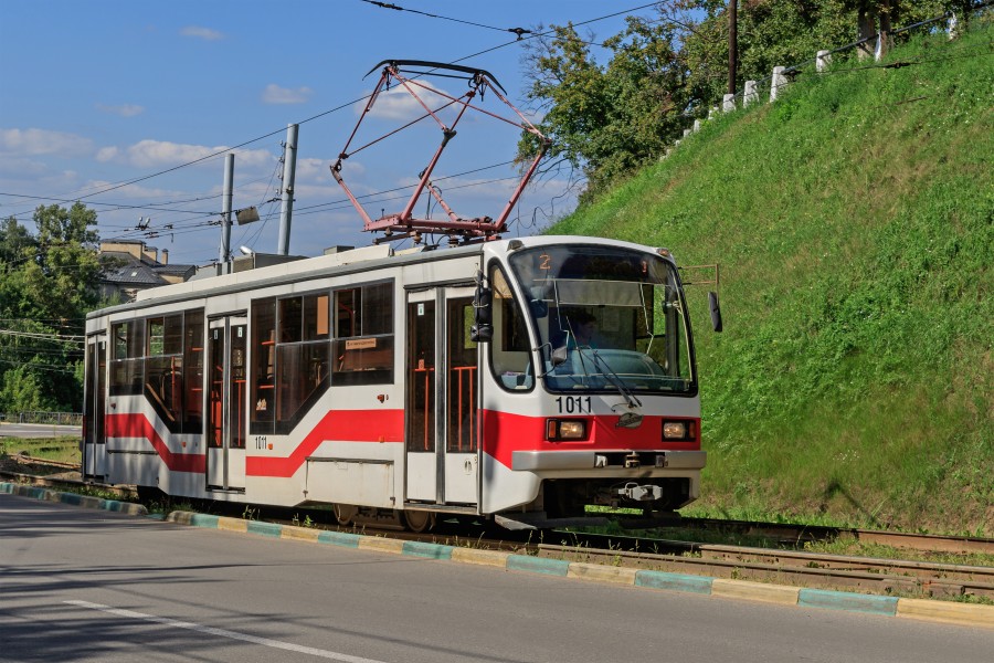 NN tram OktyabrskayaStreet 08-2016 img1