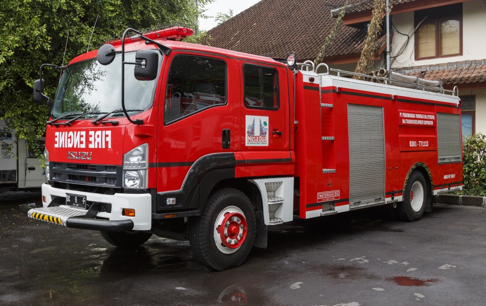 Nusa-Dua Bali Indonesia ISUZU-Fire-appliance-02