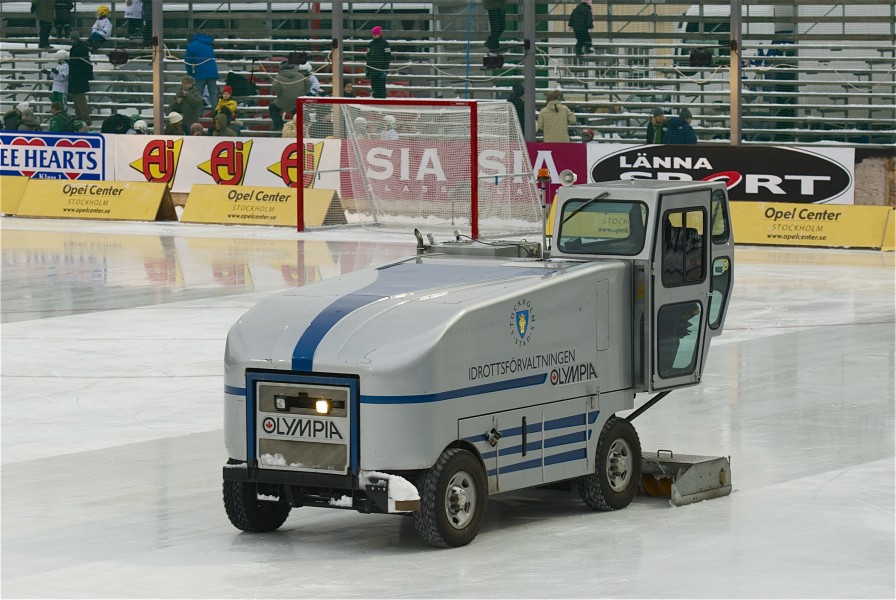 Olympia Ice resurfacerb