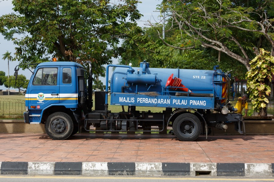 Penang Malaysia Gully-emptier-01