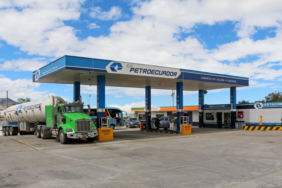 Petroecuador petrol station 01