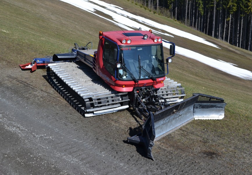 Pistenraupe Kässbohrer PistenBully 300