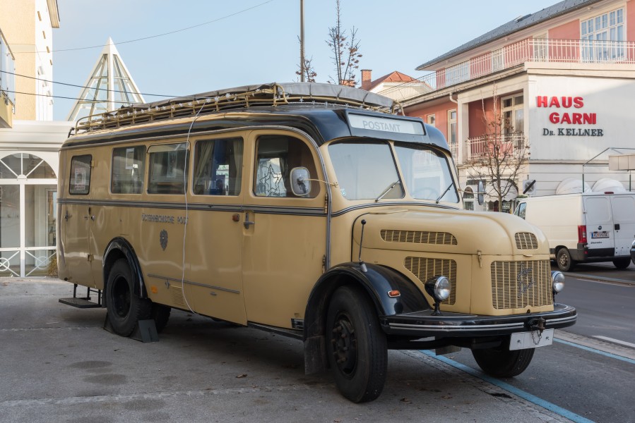 Poertschach Hauptstrasse 180 Steyr Diesel historischer Postamt-Bus 10122015 9589